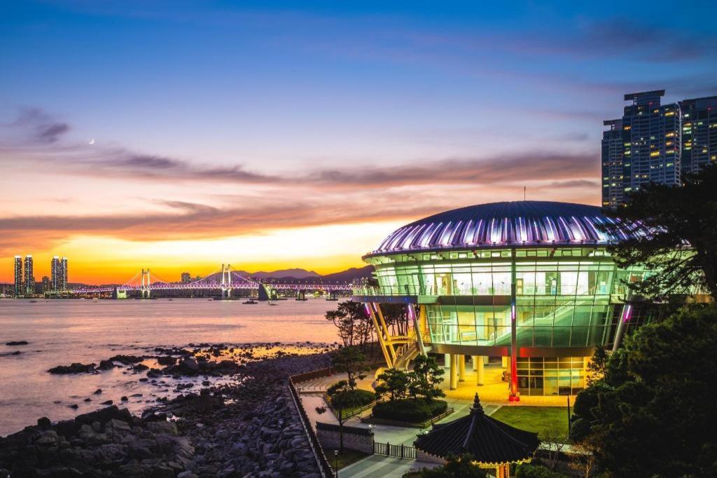 Hotel Foret Premier Haeundae Busan Bagian luar foto